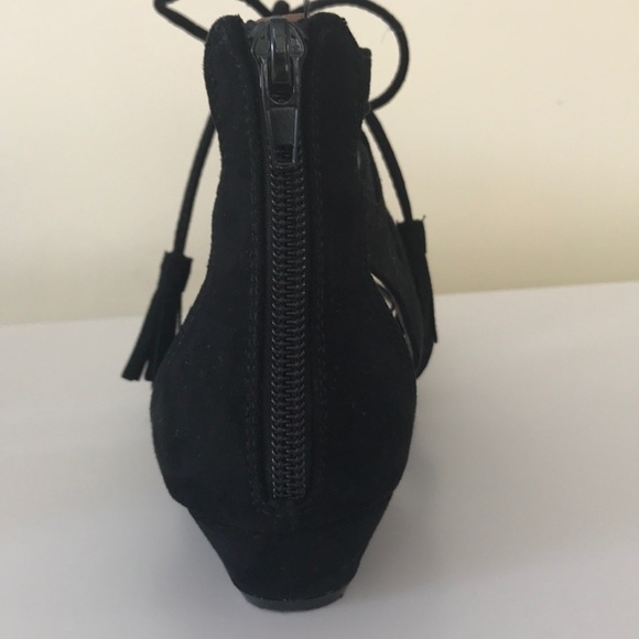 small wedged sandals - Picture 4 of 4